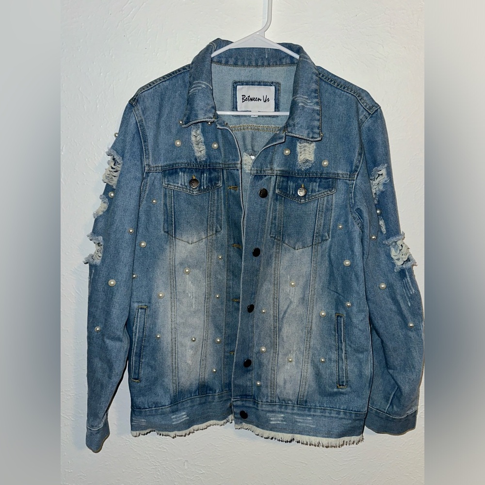Pearl Denim Jean Jacket (Small)